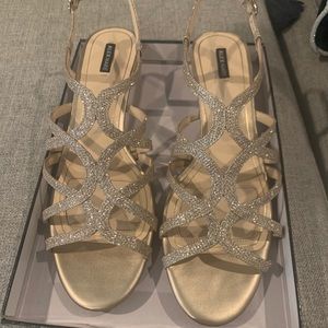 NWT Alex Marie Gold glitter dress shoes size 11